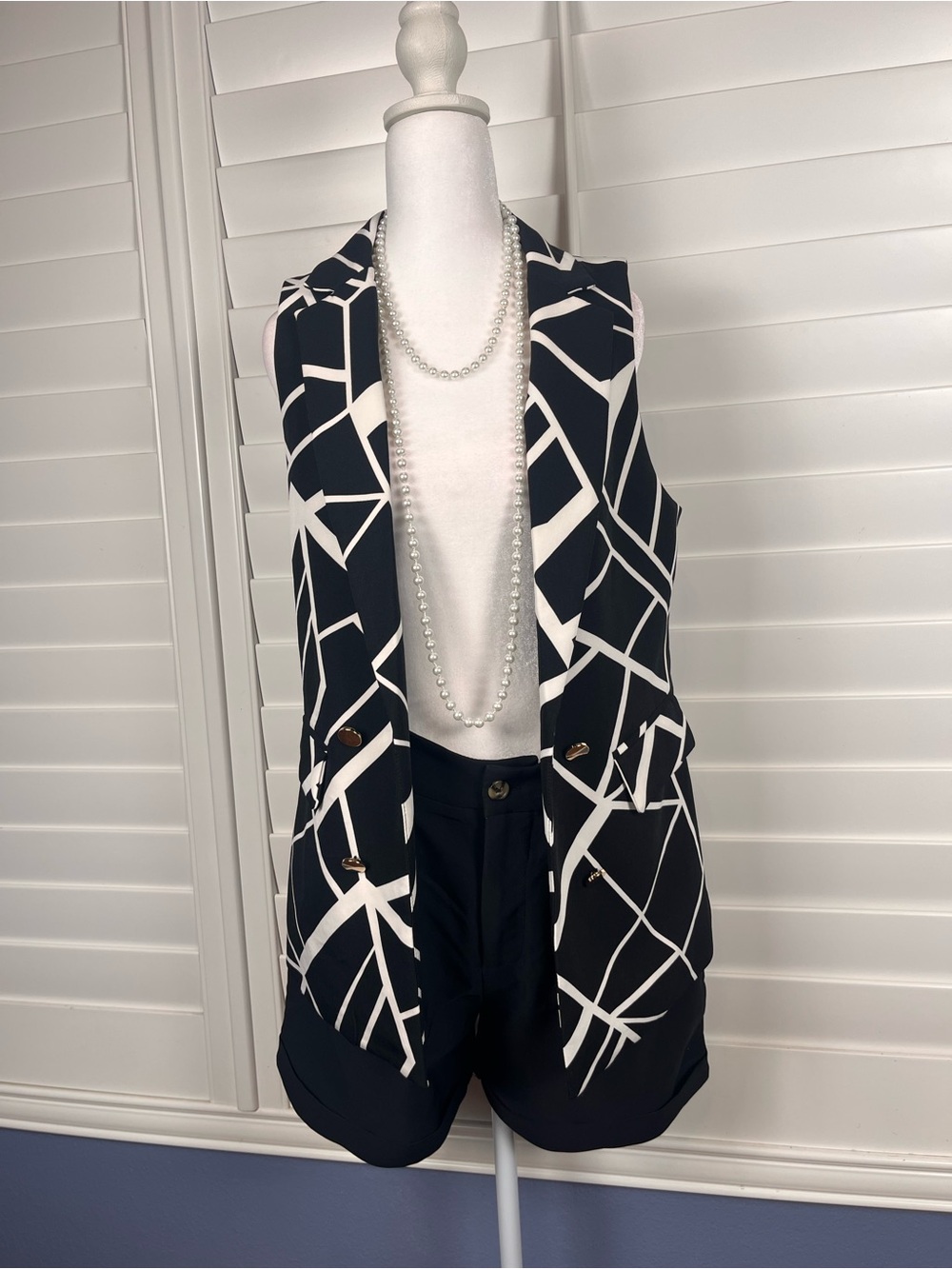 M. Michel Women Black White Geometric Sleeveless Blazer Vest Open Front Medium